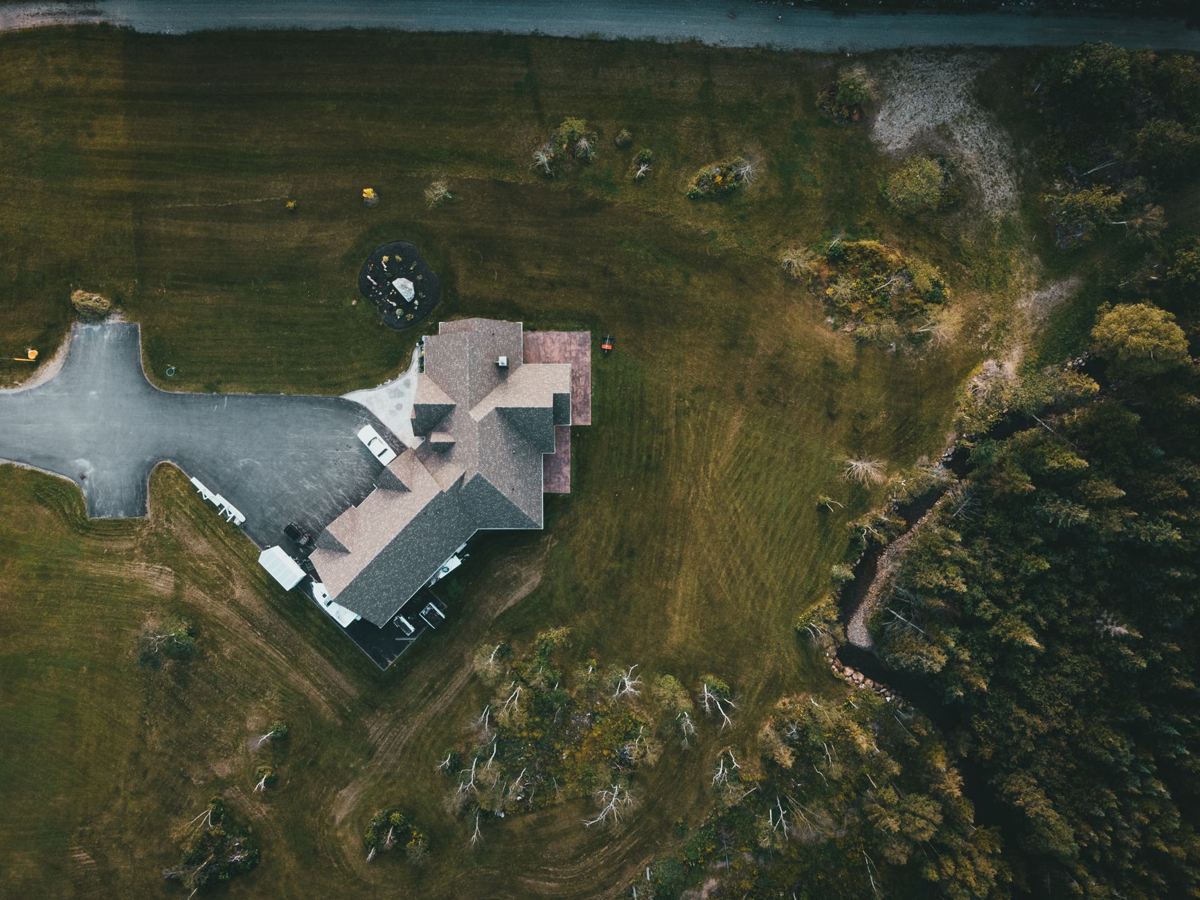 Meritev in pregled strehe z dronom