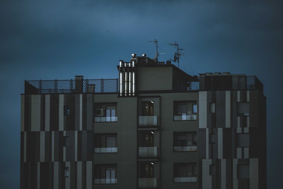 Ravna streha večstanovanjskega objekta v Celju